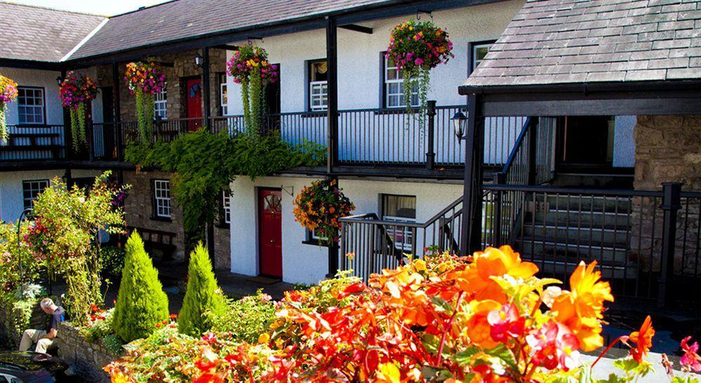 Bear Crickhowell Hotel Exterior photo